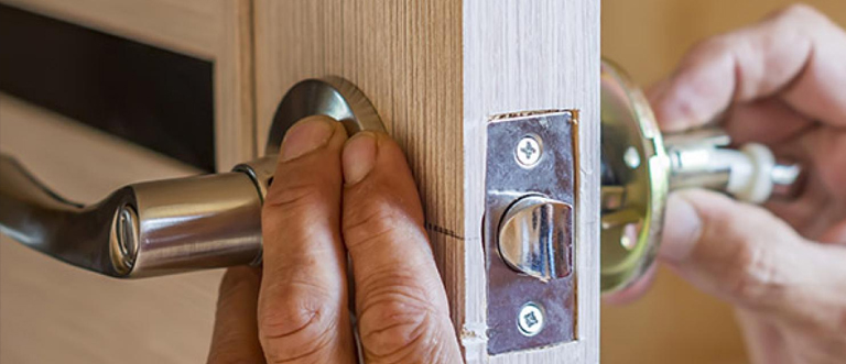 24 hour residential locksmith Pinecrest