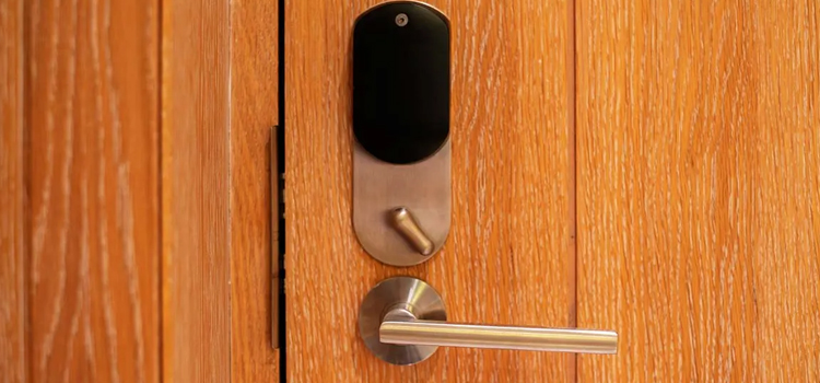 Automatic Locking Door Knob Rural Oshawa